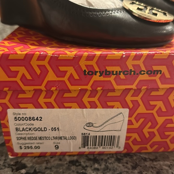 Tory Burch Sophie Wedge Black Metal Logo Women’s Size 9/ a classic!!! - Picture 3 of 9